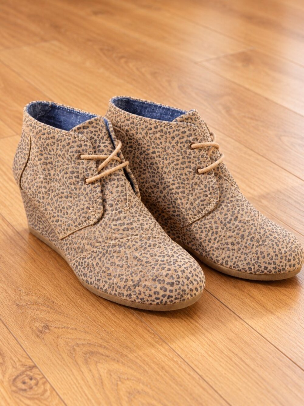 TOMS NWOT Leopard Print Wedge Ankle Booties, Lace Up, US 10